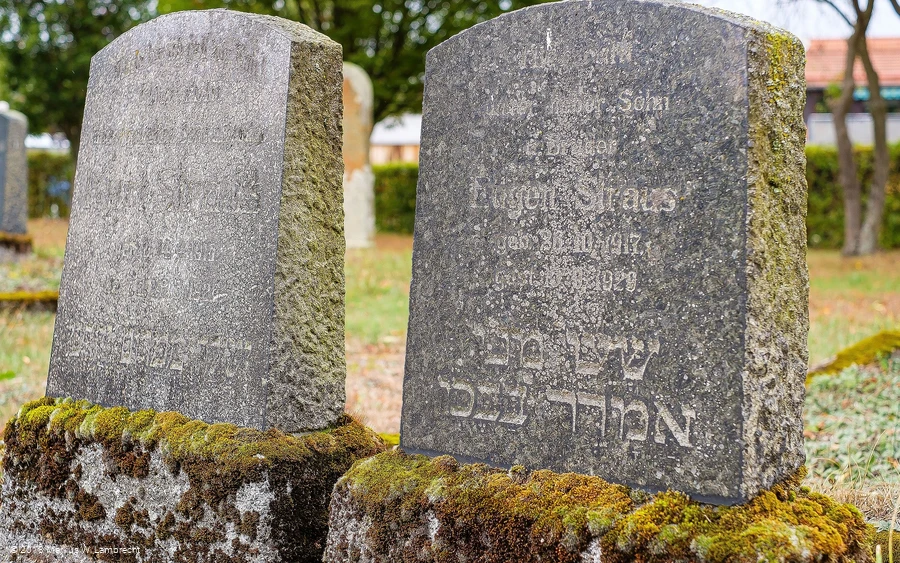 juedischer-friedhof-willingen-eimelrod -doppelgrab-straus c) skylightfotos.de.jpg juedischer-friedhof-willingen-eimelrod -doppelgrab-straus c) skylightfotos.de.jpg