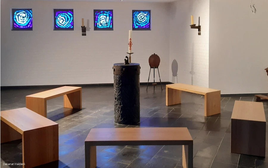 katholische-kirche-willingen-innen.jpg katholische-kirche-willingen-innen.jpg