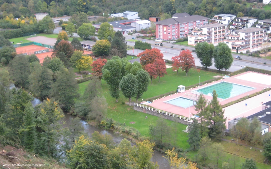Werdohl_Freibad_von Oben (5).jpg