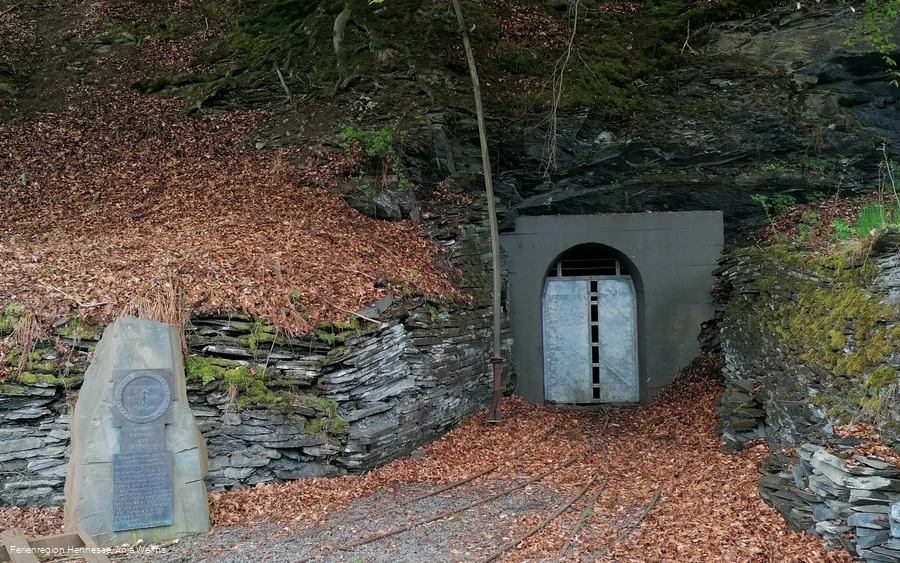 Kaiser-Wilhelm-Stollen Nuttlar Schieferbau