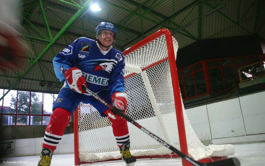 eissporthalle-willingen-eishockey c) y-site.de.jpg