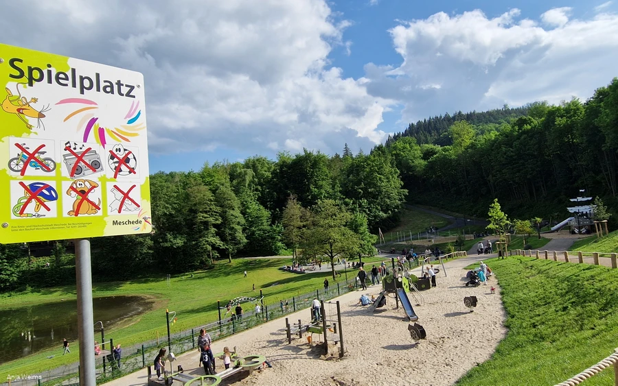 Erlebnissspielplatz Piratenbucht Hennesee