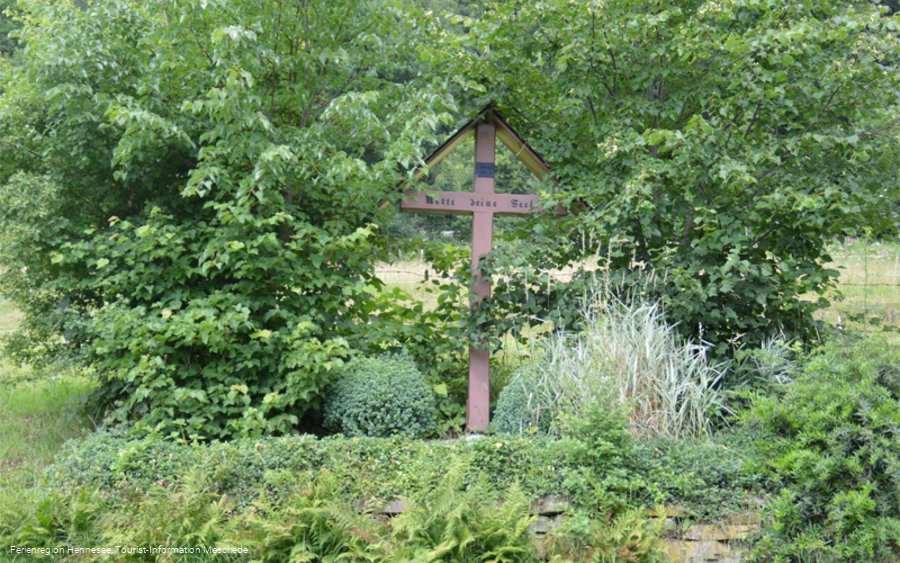 Heggen Hubertuskapelle Wegekreuz
