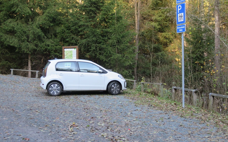 Parkplatz Ehrenscheid3.JPG Parkplatz Ehrenscheid3.JPG