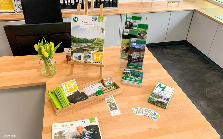 Verschiedene Infomaterialien