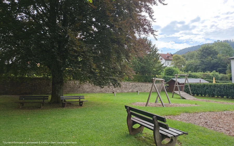 Kirchhundem-Oberhundem_Spielplatz Hauptstraße__Tourist-Information Lennestadt & Kirchhundem, Verena Meinhardt_IMG20240814133319.jpg