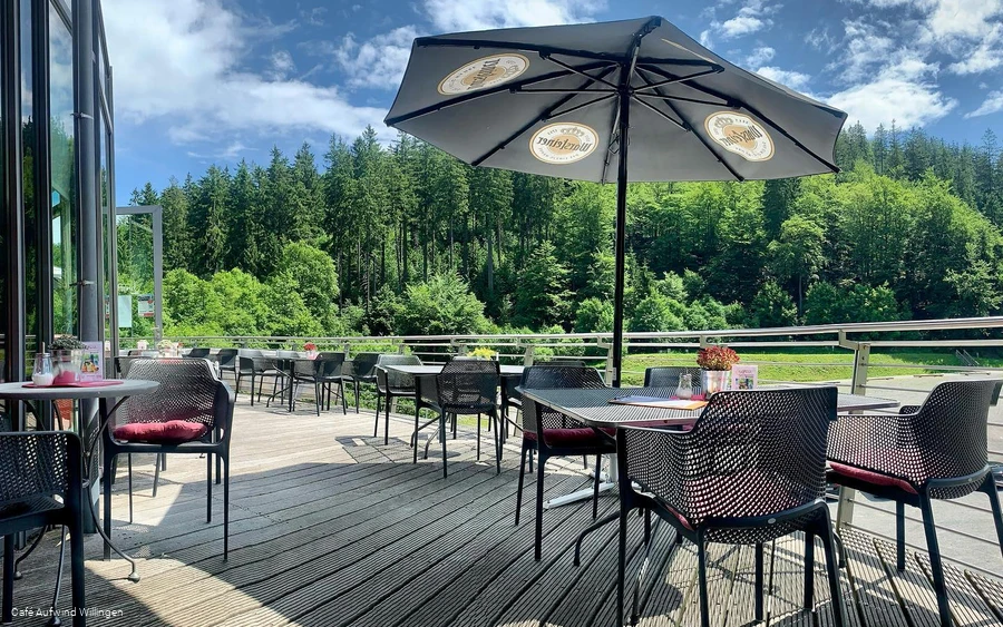 Gemütliche Sonnenterrasse_(c) Café Aufwind.jpg