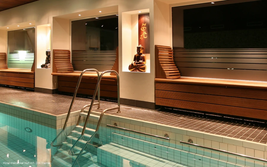 0 schwimm02.jpg 0 schwimm02.jpg