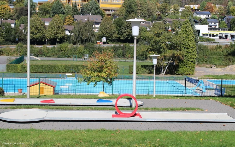 Die Minigolfanalge befindet sich in direkter Nachb