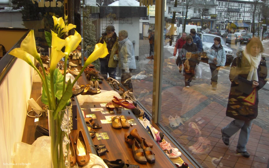 schuh-lights-willingen-schaufenster.JPG