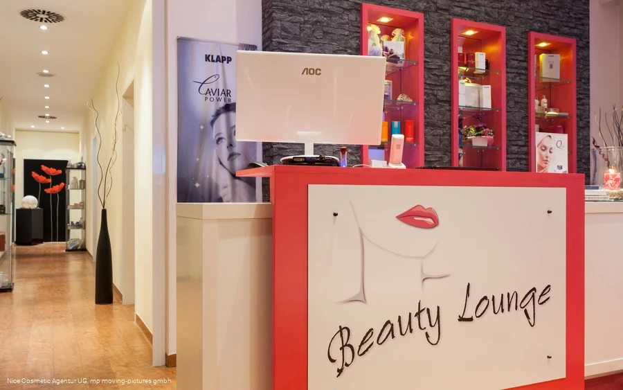 empfang2 ©mp moving-pictures gmbh, Nice Cosmetic Agentur UG.jpg