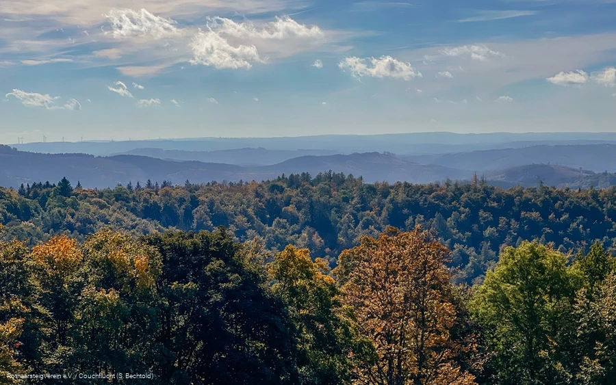 Aussicht von der Ginsburg über die herbstliche Landschaft