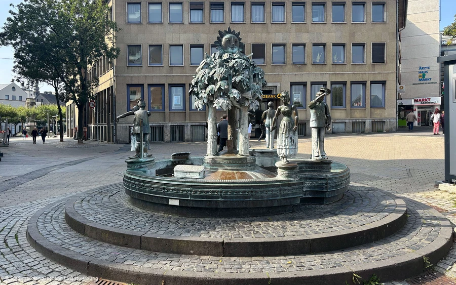 Brunnen Lebensfreude b.jpg
