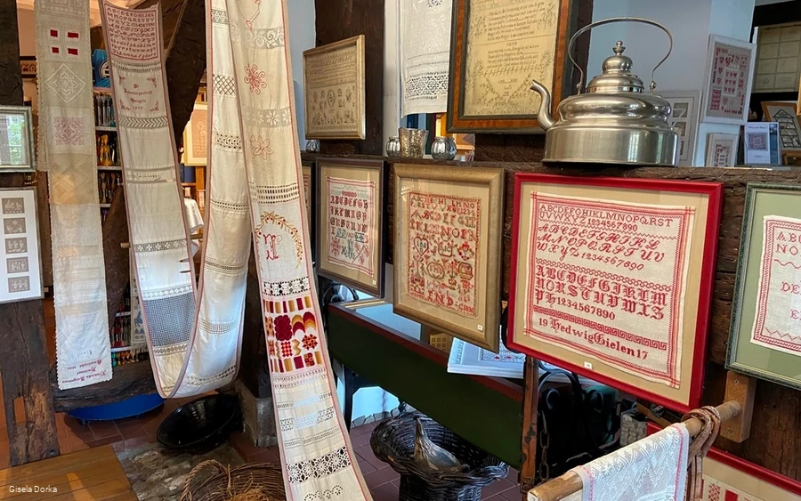 Stickereimuseum Exponate