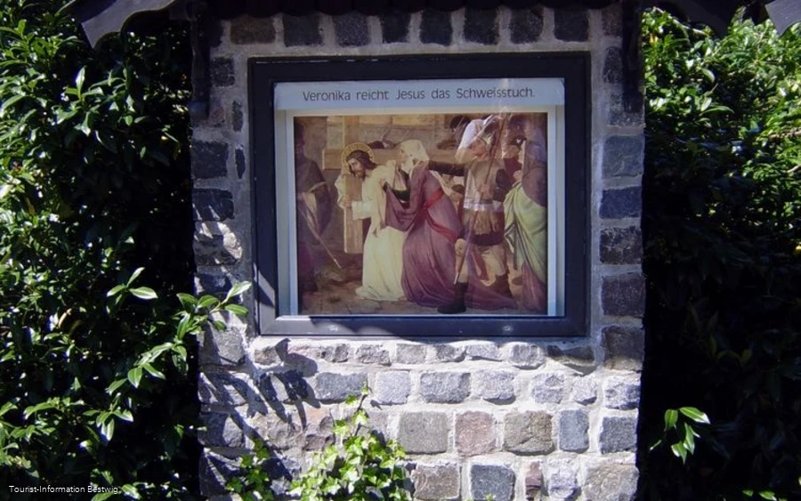 Kreuzweg Lourdes Grotte