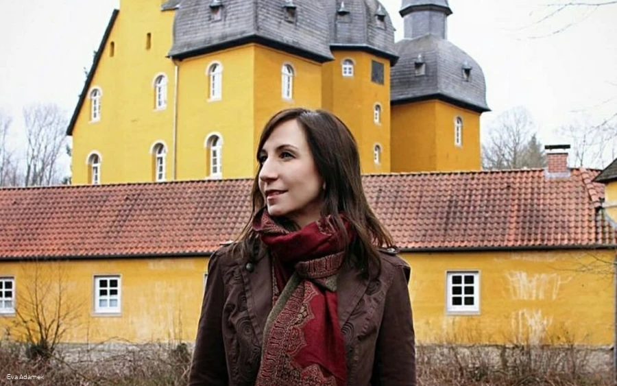 The blogger Eva Adamek alias Burgdame.