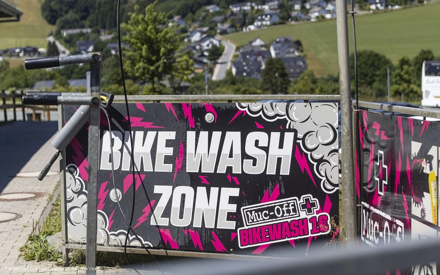 snow-bike-factory-bikewash c) Freizeitwelt Willingen, Sabrina Voss.jpg snow-bike-factory-bikewash c) Freizeitwelt Willingen, Sabrina Voss.jpg