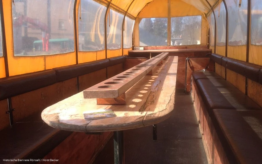 Das Innere des Planwagens