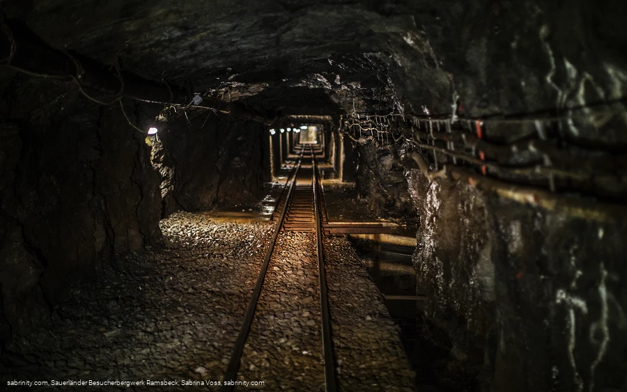 Sauerländer Besucherbergwerk unter Tage 127 Sauerländer Besucherbergwerk unter Tage 127