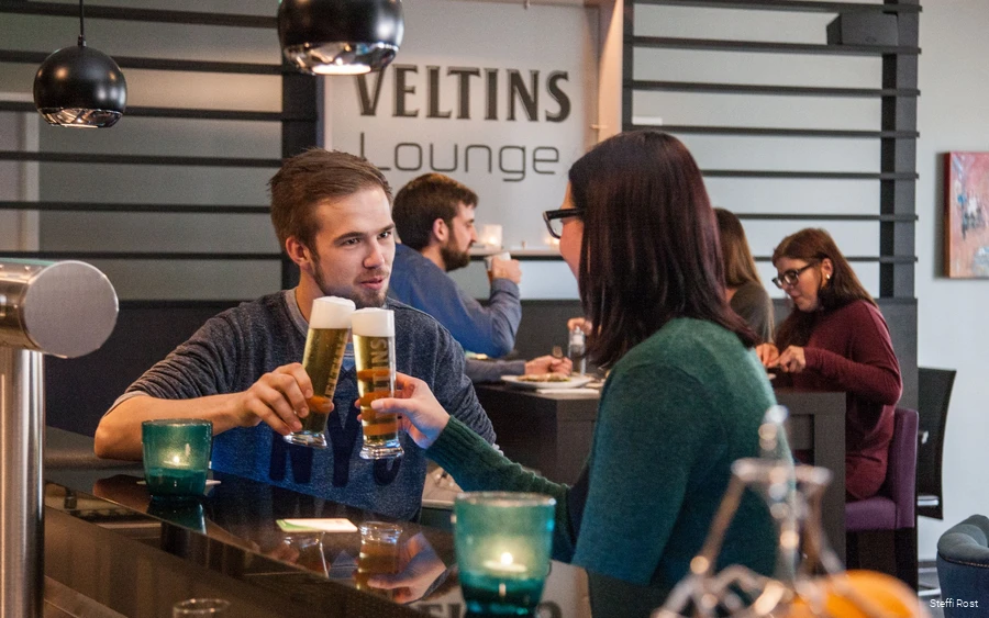 OVERSUM VELTINS-Lounge OVERSUM VELTINS-Lounge