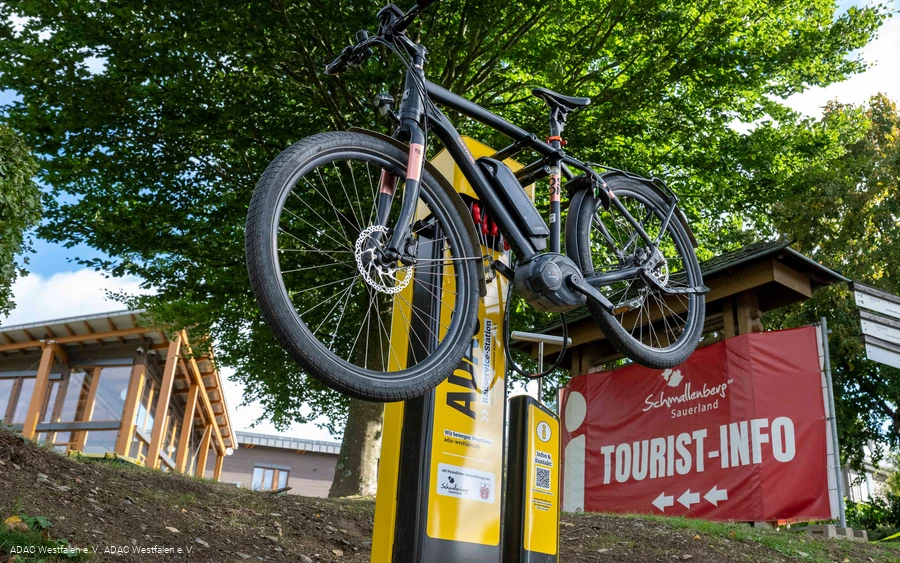 ADAC Radservice-Station am Holz- und Touristikzentrum Schmallenberg ADAC Radservice-Station am Holz- und Touristikzentrum Schmallenberg