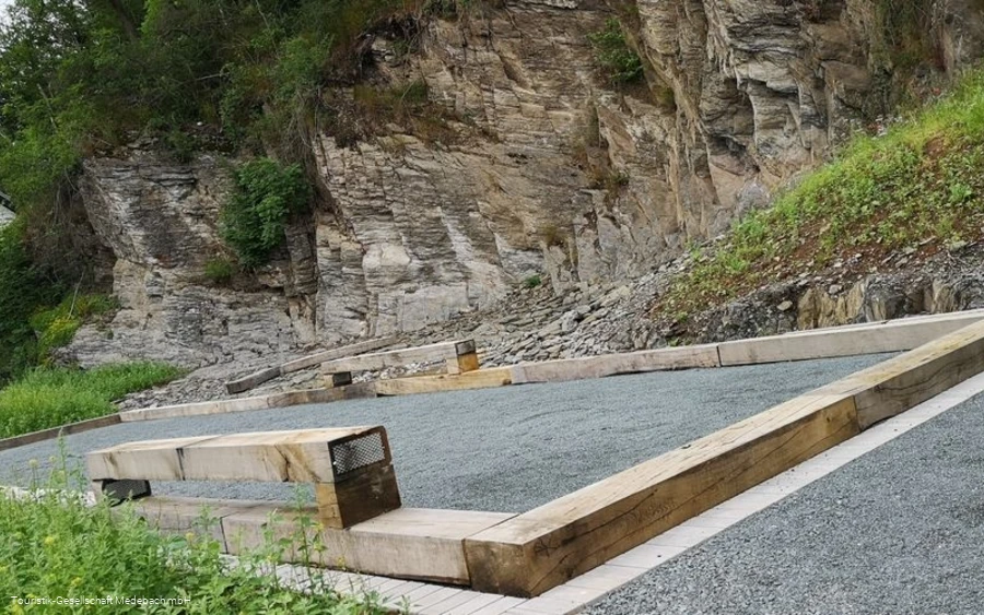 Bouleplatz auf dem Mehrgenerationenplatz Referingh Bouleplatz auf dem Mehrgenerationenplatz Referingh