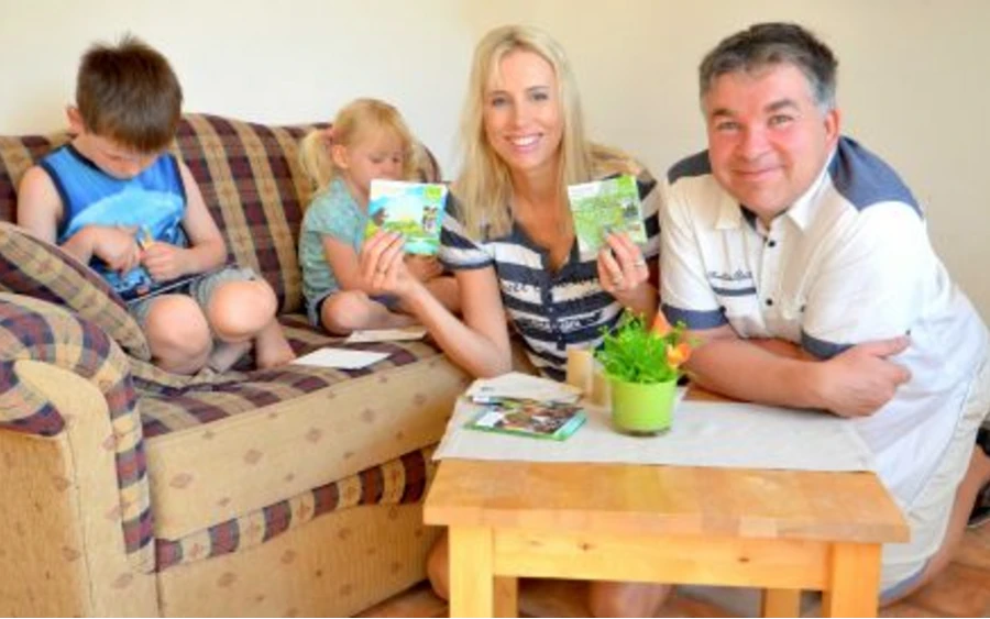 Elischeba met familie Reisblogger Elischeba Wilde geeft tips voor gezinsvakanties.