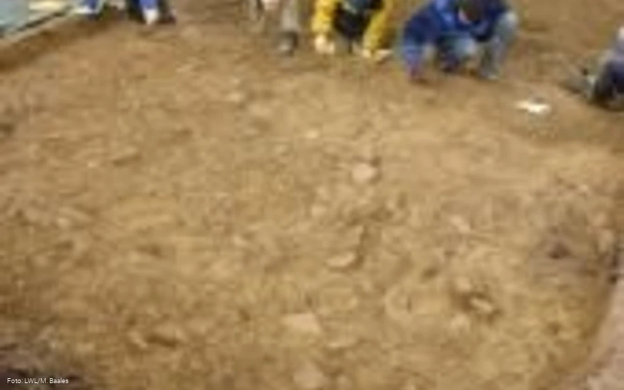 Archäölogen bei der Ausgrabung am Römerlager