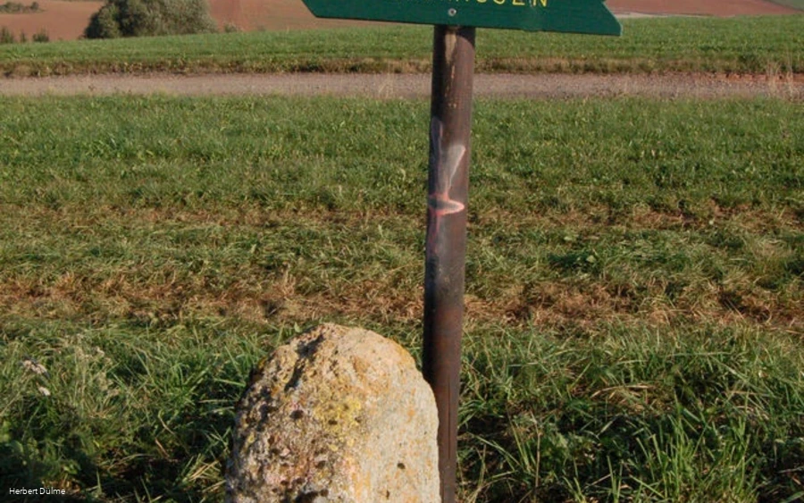 Grenzstein Wanderweg