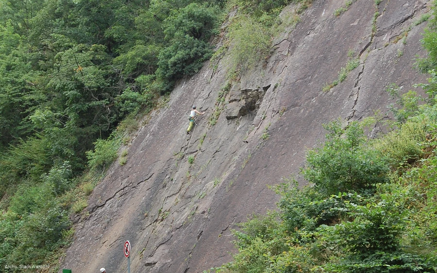 Werdohl_Kletterfelsen (4).JPG