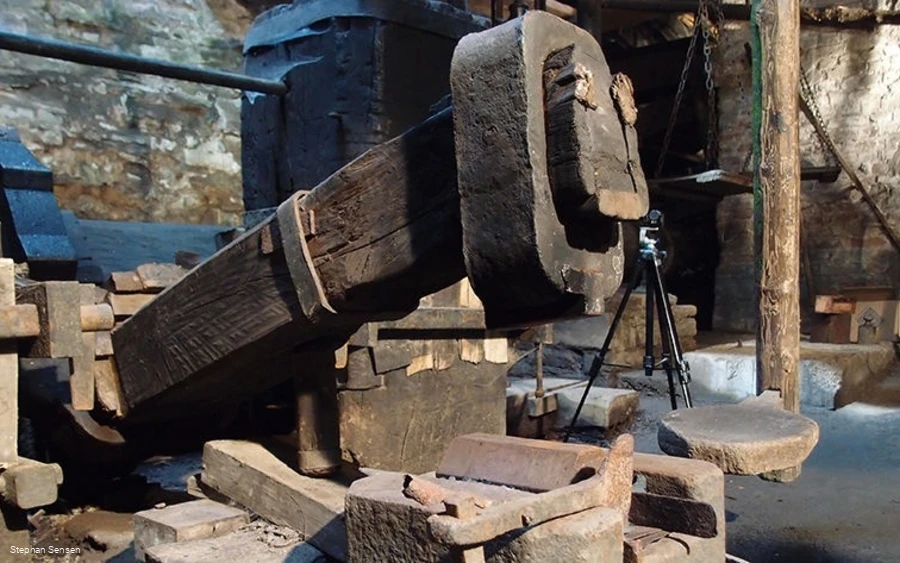 Der Hammer im Inneren des Gebäudes