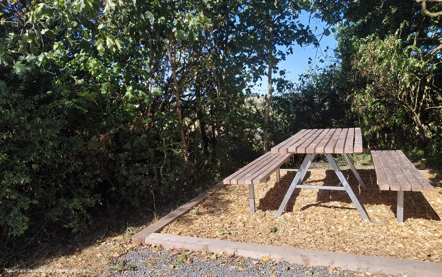 Rastmöbel am Wanderparkplatz Romecke