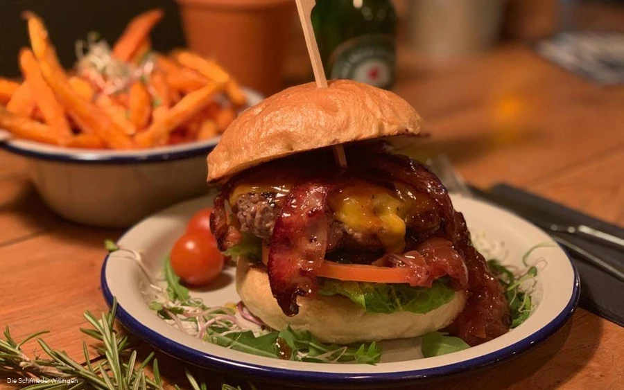 burger-.jpg burger-.jpg