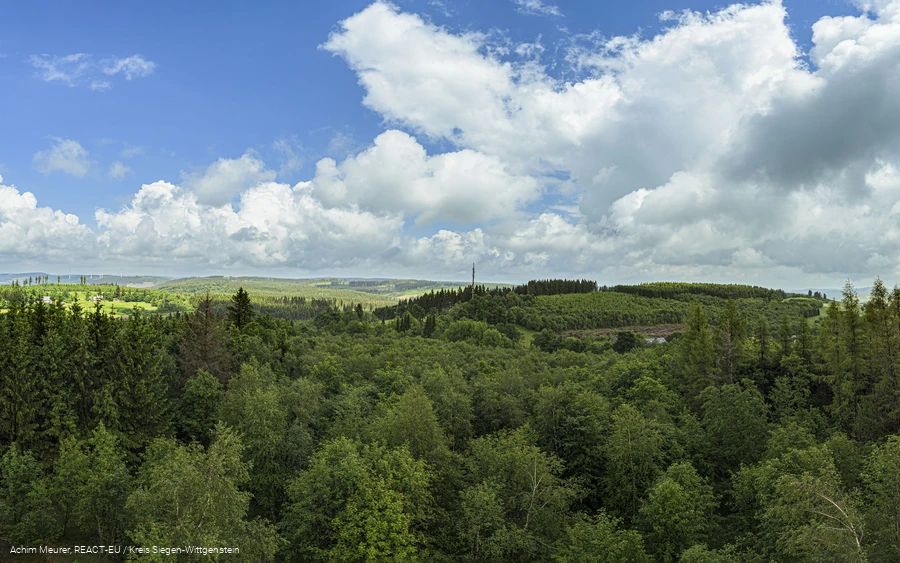 Ausblick vom Gillerturm in Hilchenbach-Lützel Ausblick vom Gillerturm in Hilchenbach-Lützel