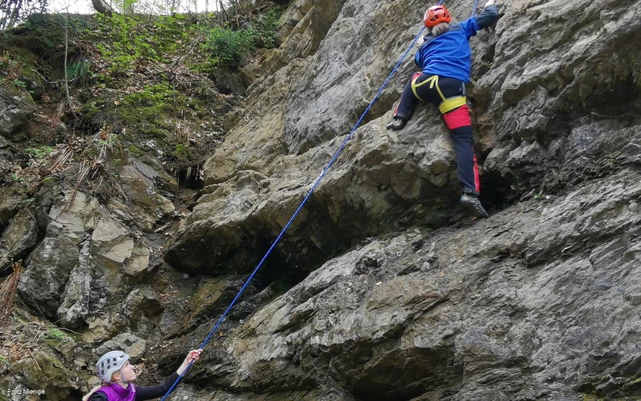 Klettern im Klettergebiet "Hülloch" in Kierspe