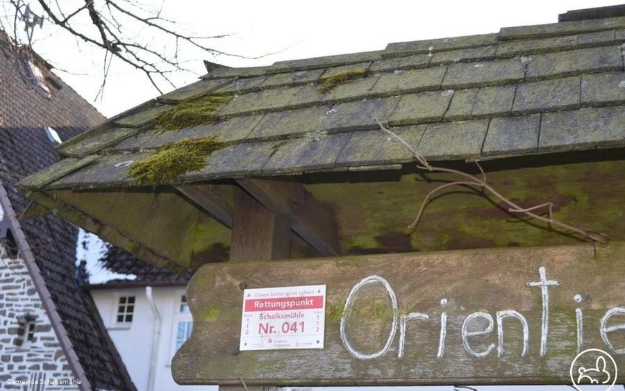 Auch ein Rettungspunkt befindet sich am Parkplatz Auch ein Rettungspunkt befindet sich am Parkplatz