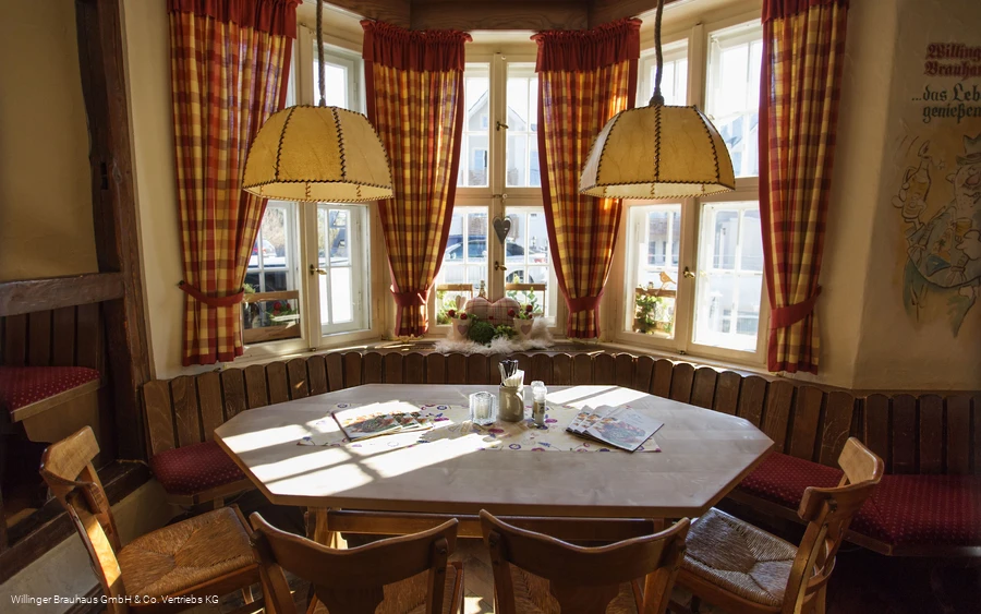 Gemütlicher Sitzplatz im Erker im Willinger Brauhaus Gemütlicher Sitzplatz im Erker im Willinger Brauhaus