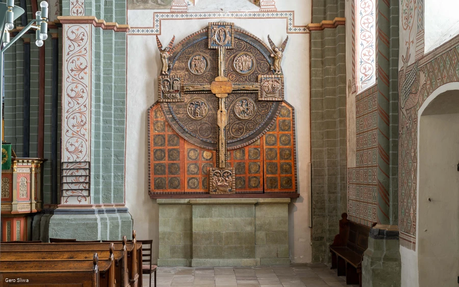 20221119_Hohnekirche Scheibenkreuz.jpg