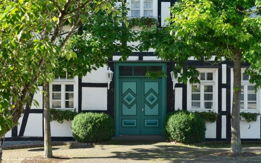 Frontansicht Romantik Landhotel Knippschild Frontansicht Romantik Landhotel Knippschild