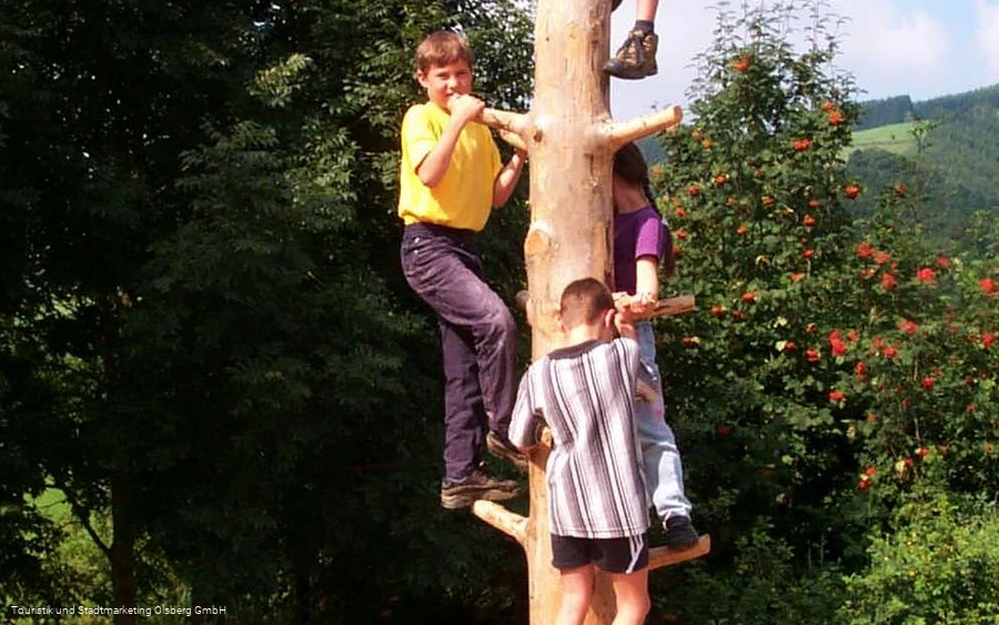 Spielplatz 3-kster.jpg Spielplatz 3-kster.jpg