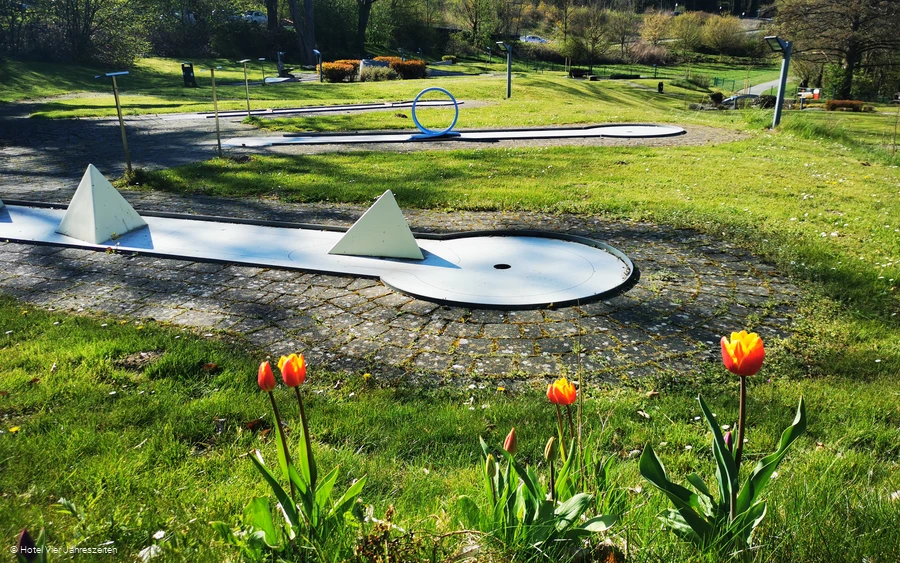 Minigolfanlage im Grünen Minigolfanlage im Grünen