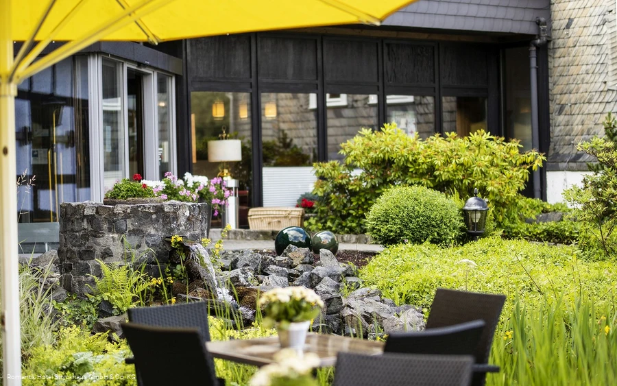 Sonnenterrasse_(c) Göbel Hotels.jpg Sonnenterrasse_(c) Göbel Hotels.jpg