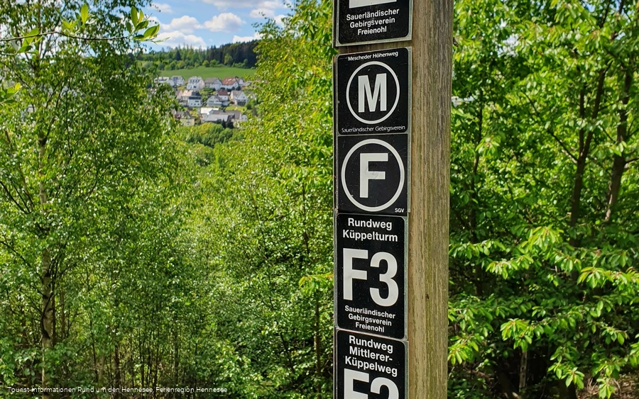 Wegweiser in Meschede-Freienohl (F) (M) F2, F3 Rundweg Küppelturm