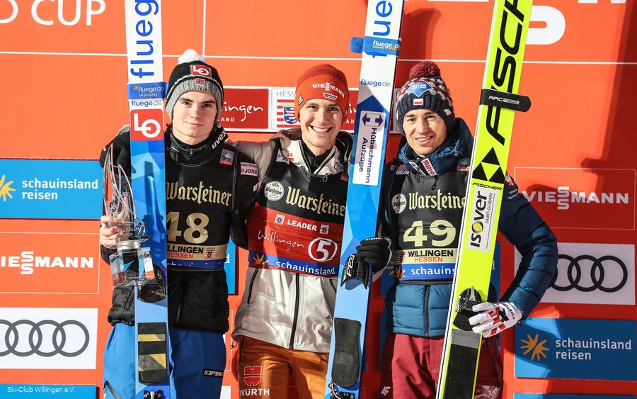fis-skisprung-weltcup-willingen-siegerehrung.jpg fis-skisprung-weltcup-willingen-siegerehrung.jpg