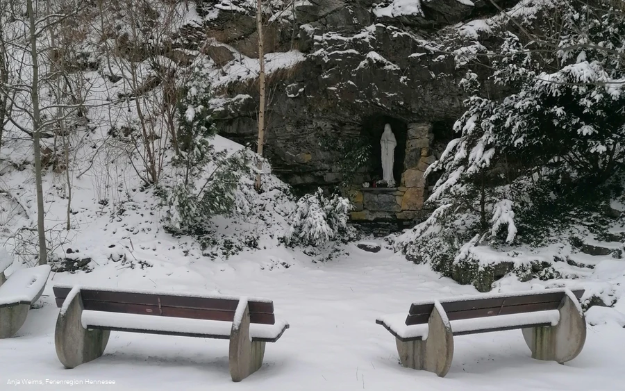 Mariengrotte am Dümel/Dümelskopf, Nuttlar (Bestwiger Panoramaweg) im Winter