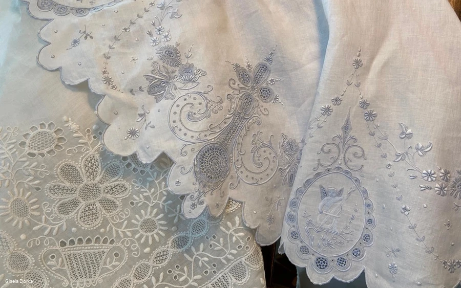 Stickereimuseum Nahaufnahme Decke