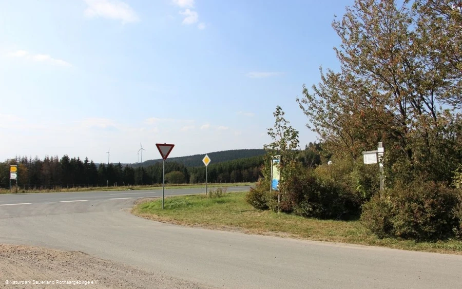 Der Wanderparkplatz Fahlenscheid.jpg