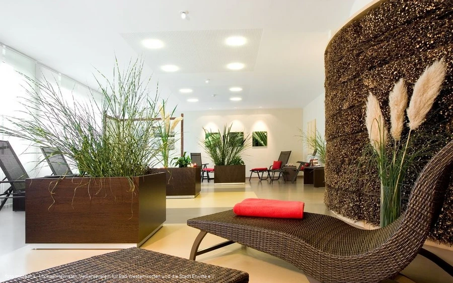 Auch im Ruheraum spiegelt das hieimelige Ambiente