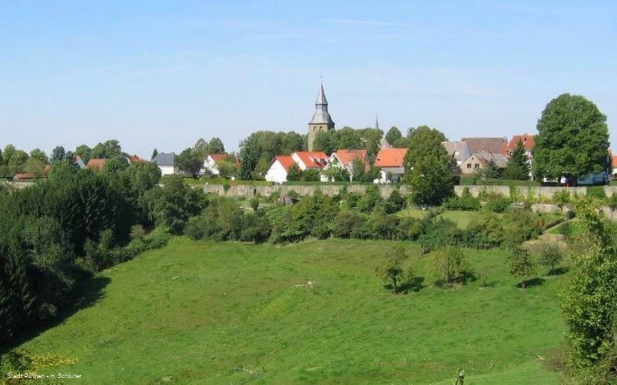 Blick auf die Rüthener Stadtmauer