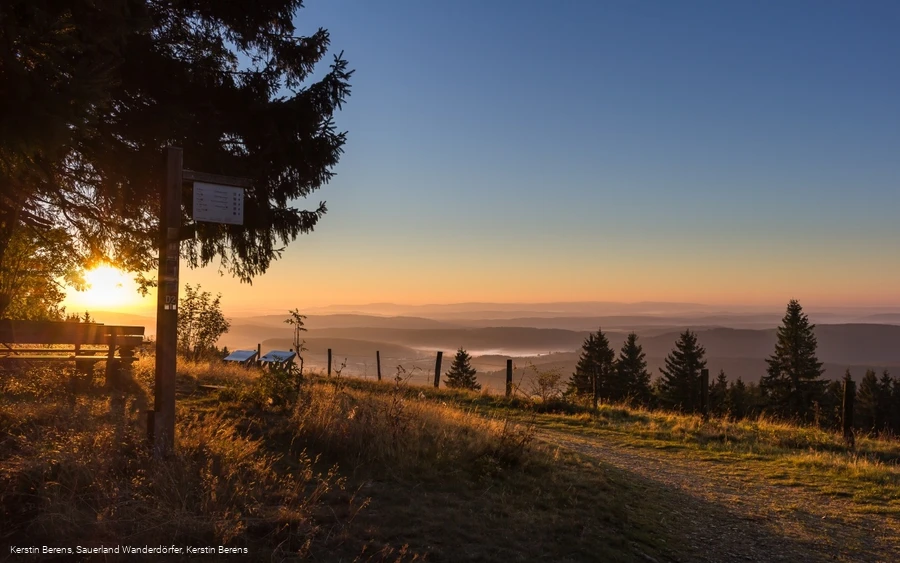 Sonnenaufgang am Aussichtspunkt Kalied Sonnenaufgang am Aussichtspunkt Kalied